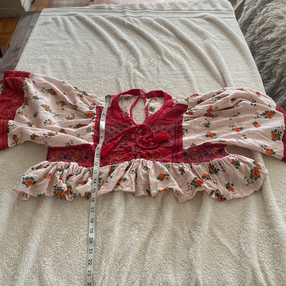 Free People Kissed By The Sun adorable cropped top with great embroidery - Picture 8 of 14